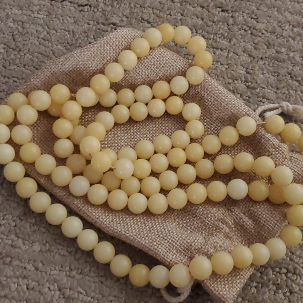 Cream round beads